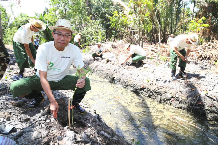 Iamcar_Thai Bridgestone Conducts Green Hands Special Project 3